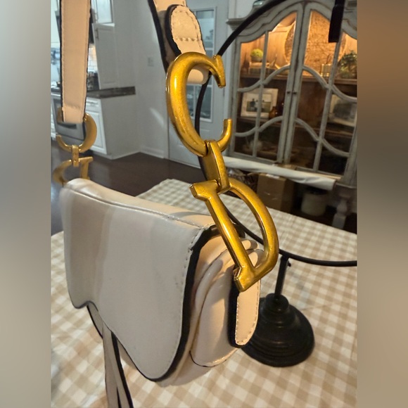 Cream Shoulder Bag saddle bag with Gold Accents- 🪞 - Picture 6 of 7